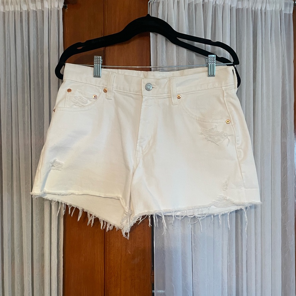 Gap Low Stride Shorts in White